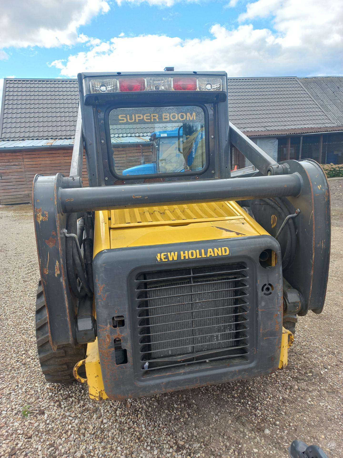 New Holland L160 mini krautuvas