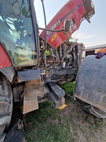 Remontuojjame plastikinius traktorių kuro bakus.